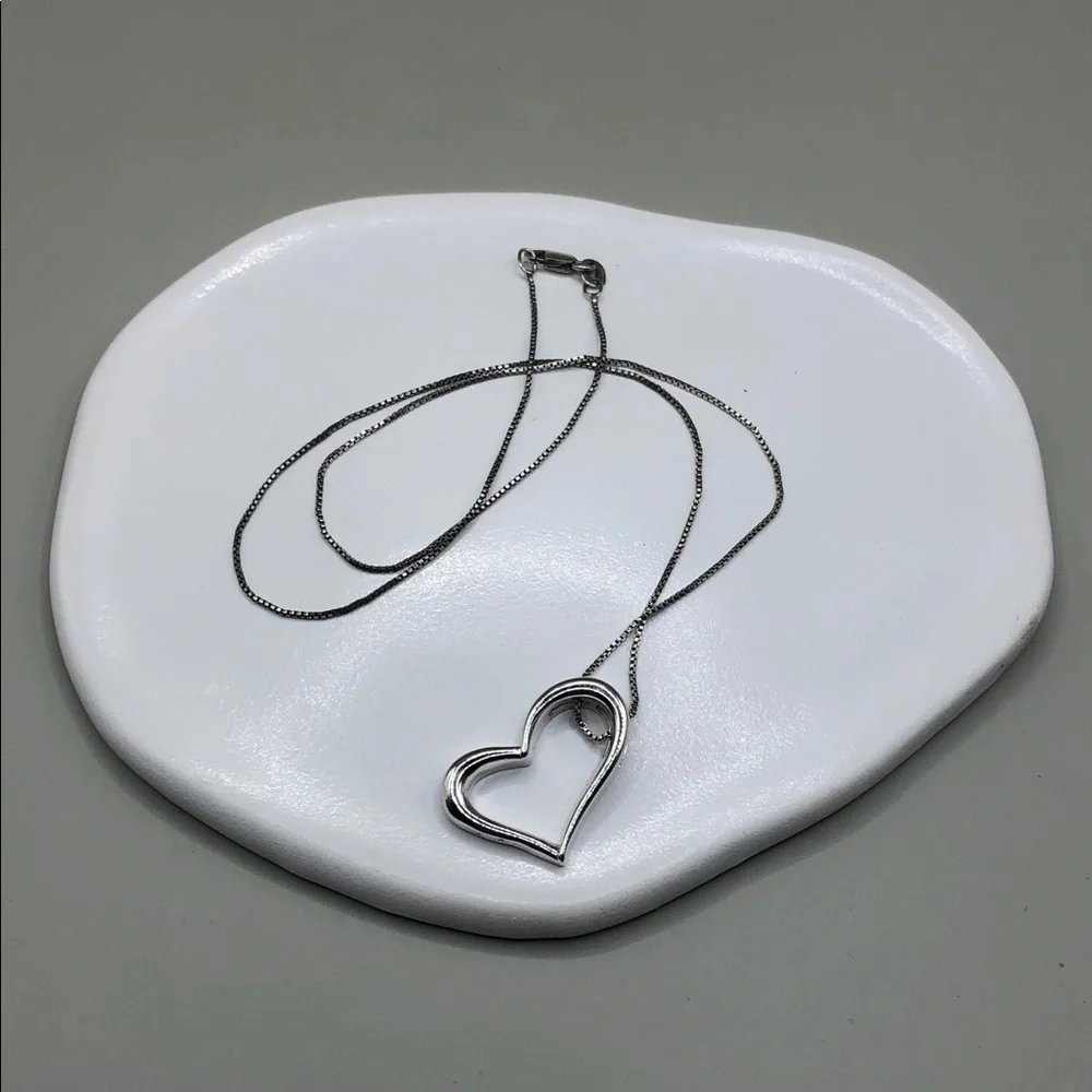 Solid sterling silver 925  open heart romantic pendant chain necklace vintage.